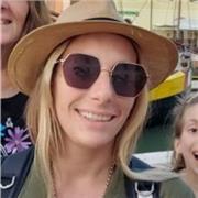 Do you want to learn English in a fun and relaxed way? Join my dynamic and entertaining classes! 🗣️✨